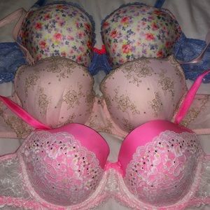Bundle Victoria Secret bras NEVER WORN 34D